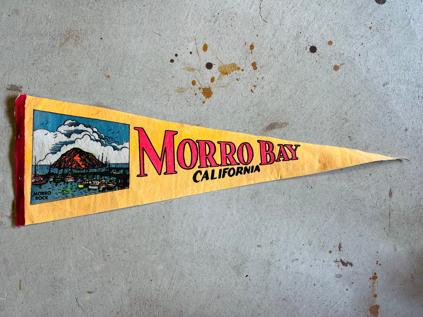 VINTAGE SOUVENIR PENNANT- MORRO BAY CALIFORNIA