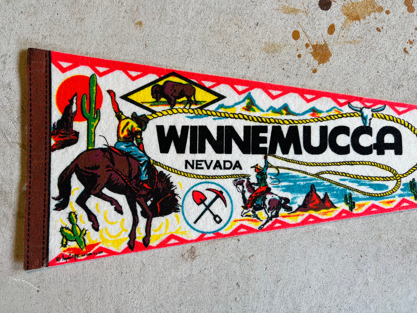 VINTAGE SOUVENIR PENNANT - WINNEMUCCA NEVADA