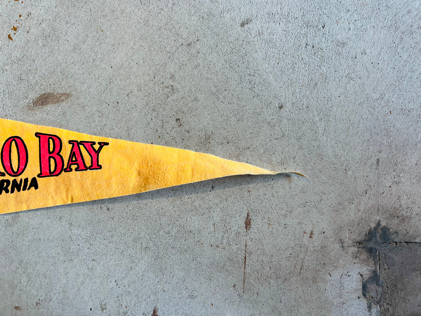 VINTAGE SOUVENIR PENNANT- MORRO BAY CALIFORNIA