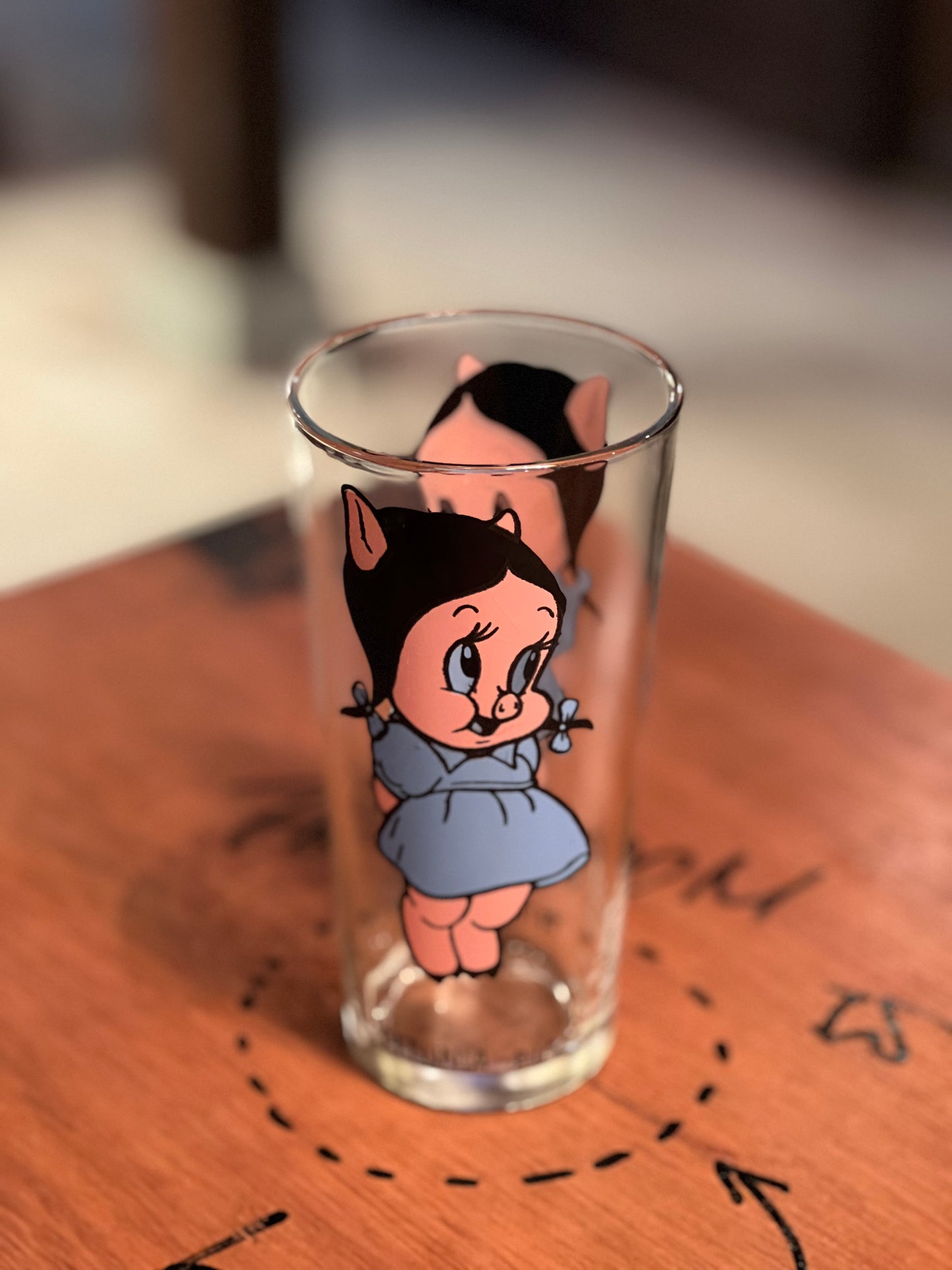 1973 VINTAGE PETUNIA PIG GLASS