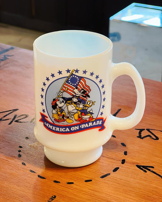 1976 HAZELATLAS MUG AMERICA ON PARADE