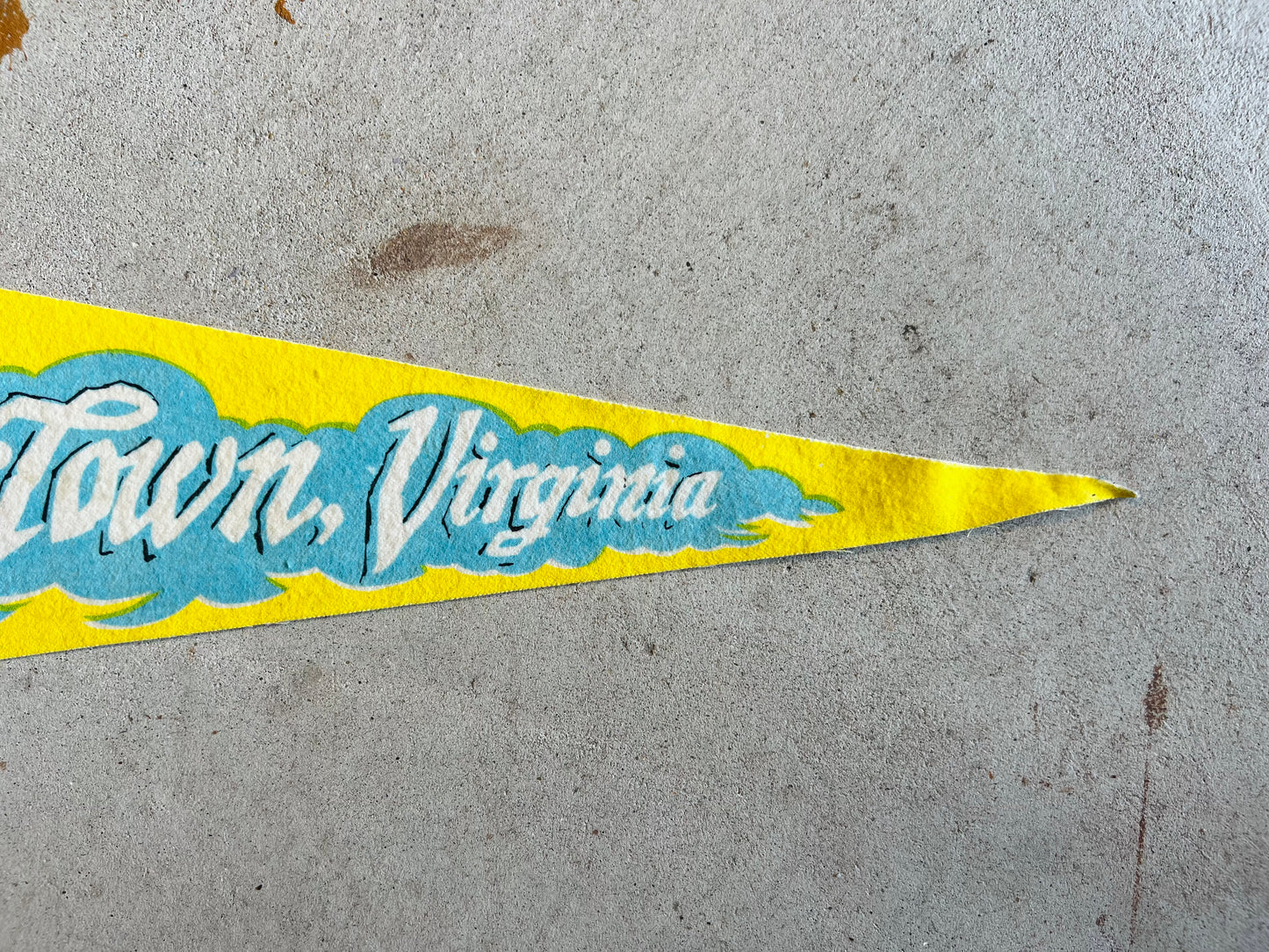 VINTAGE SOUVENIR PENNANT - JAMES TOWN VIRGINIA